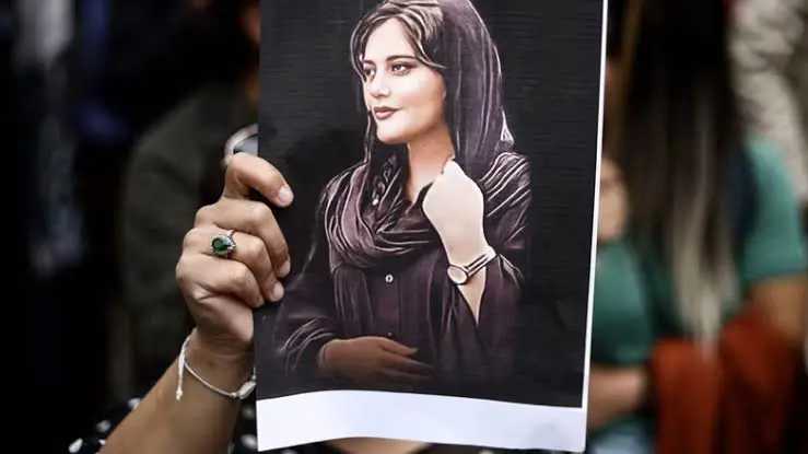 İran| Jina Emini protestolarında eylemciyi öldüren polise idam cezası!