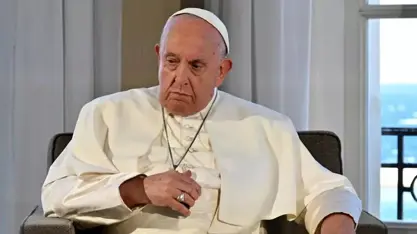 Papa ji bo mirina serokê Îranê peyama sersaxiyê belav kir