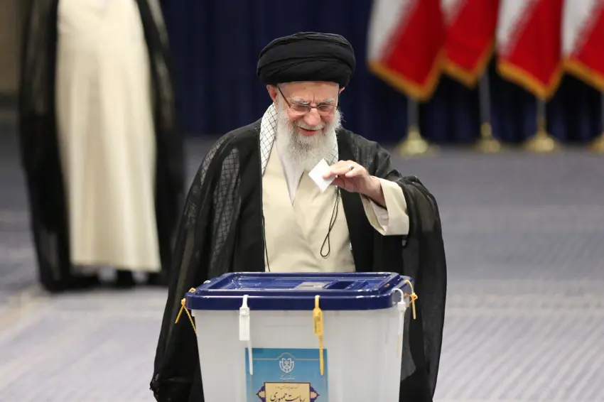 İran’da Cumhurbaşkanlığı seçimleri başladı