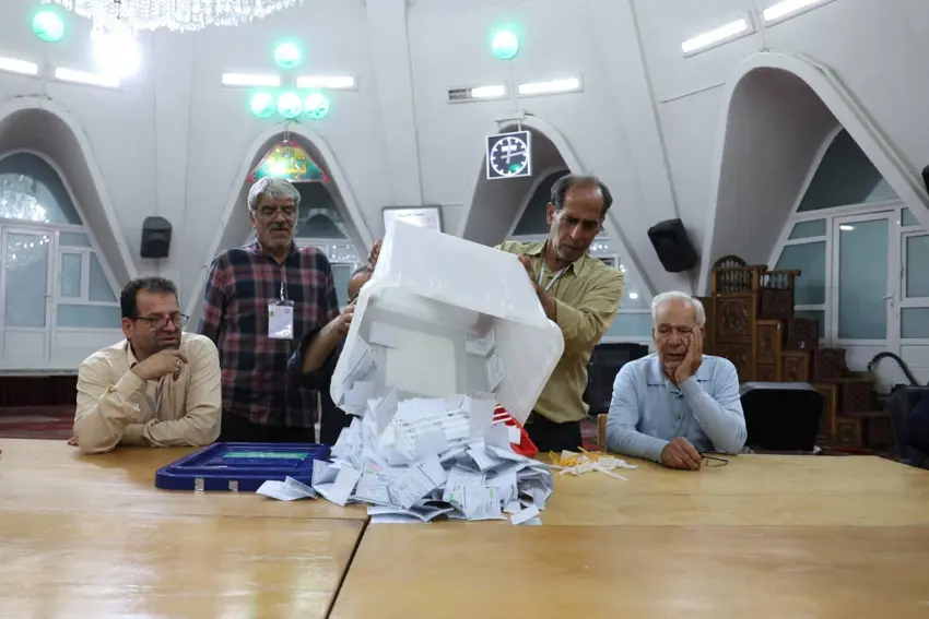 İran cumhurbaşkanlığı seçimleri: Pezeşkiyan önde