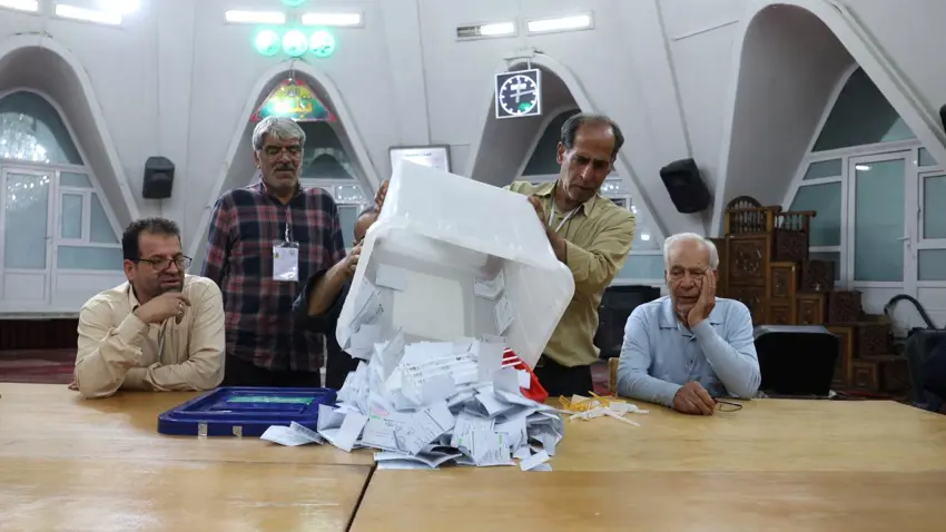 İran | İkinci tura kalan cumhurbaşkanı seçimlerinde iki isim yarışacak